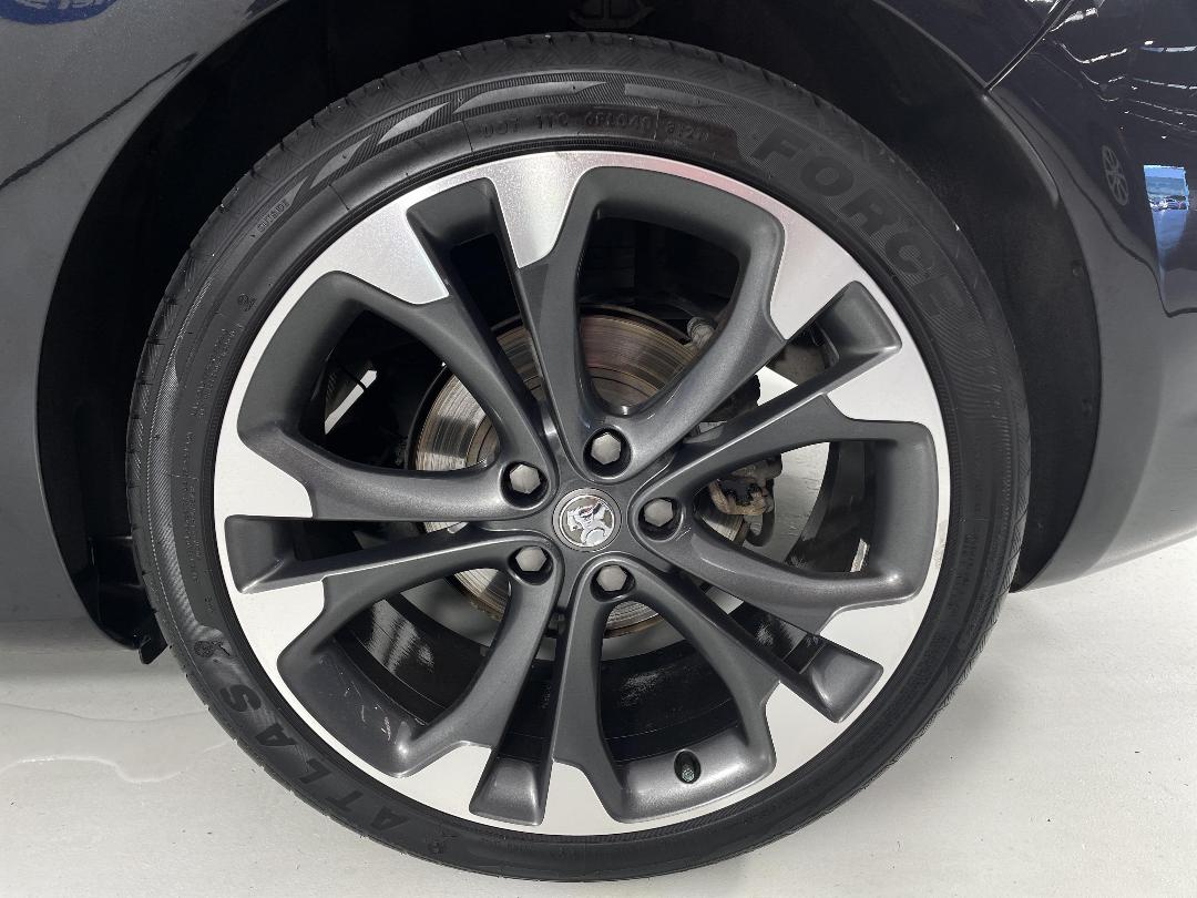 Photo '11' of Holden Cascada