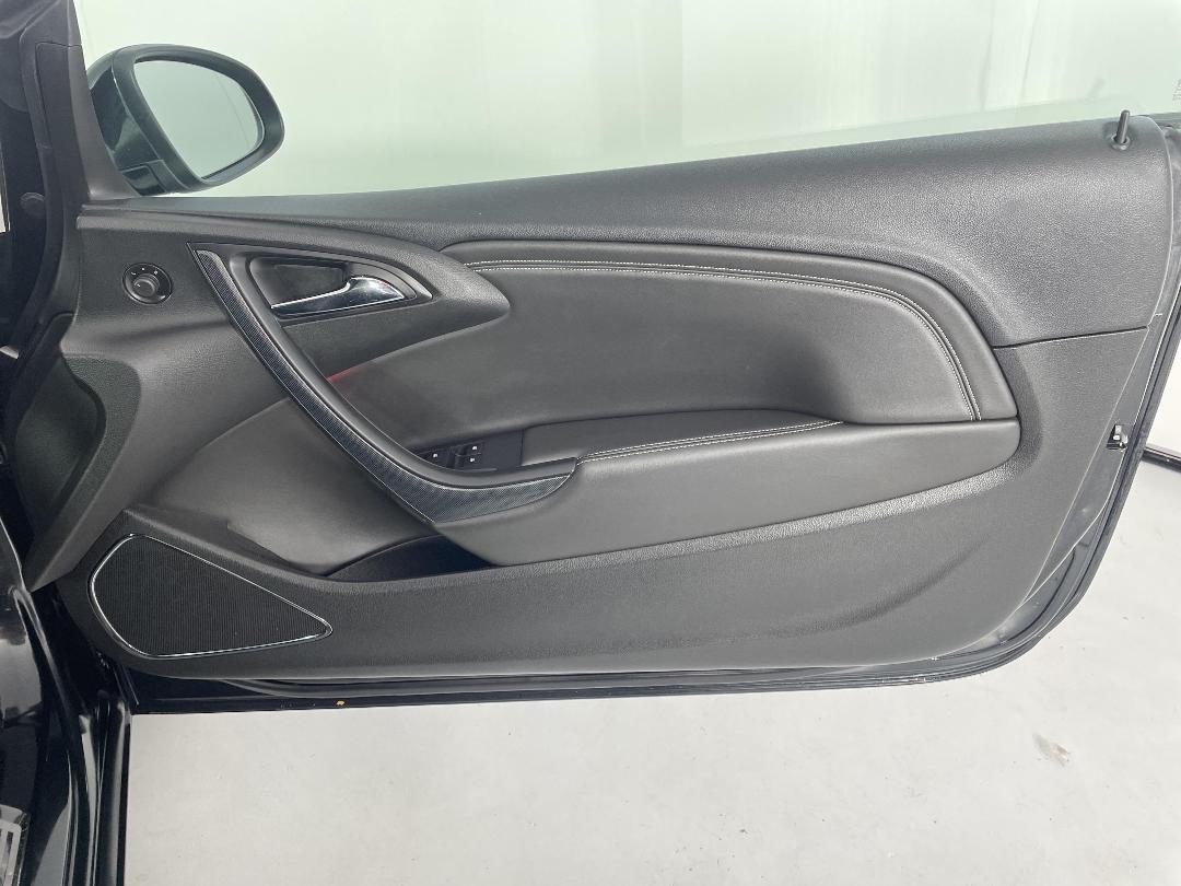 Photo '15' of Holden Cascada