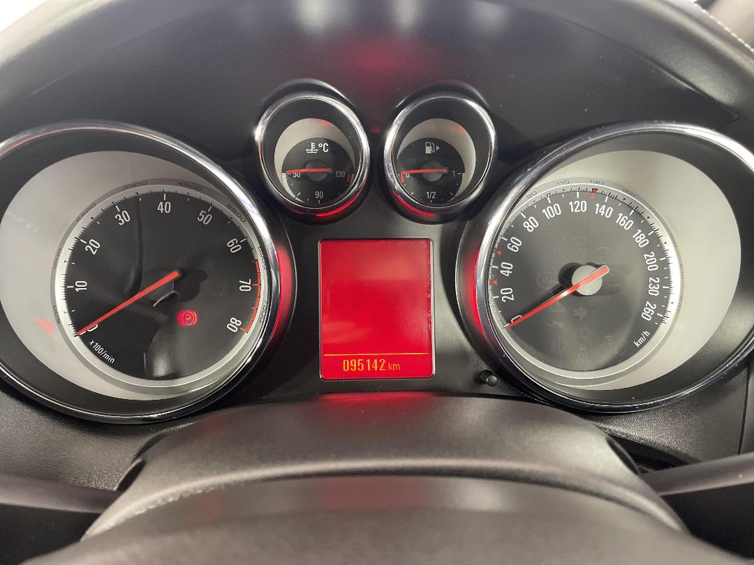 Photo '20' of Holden Cascada