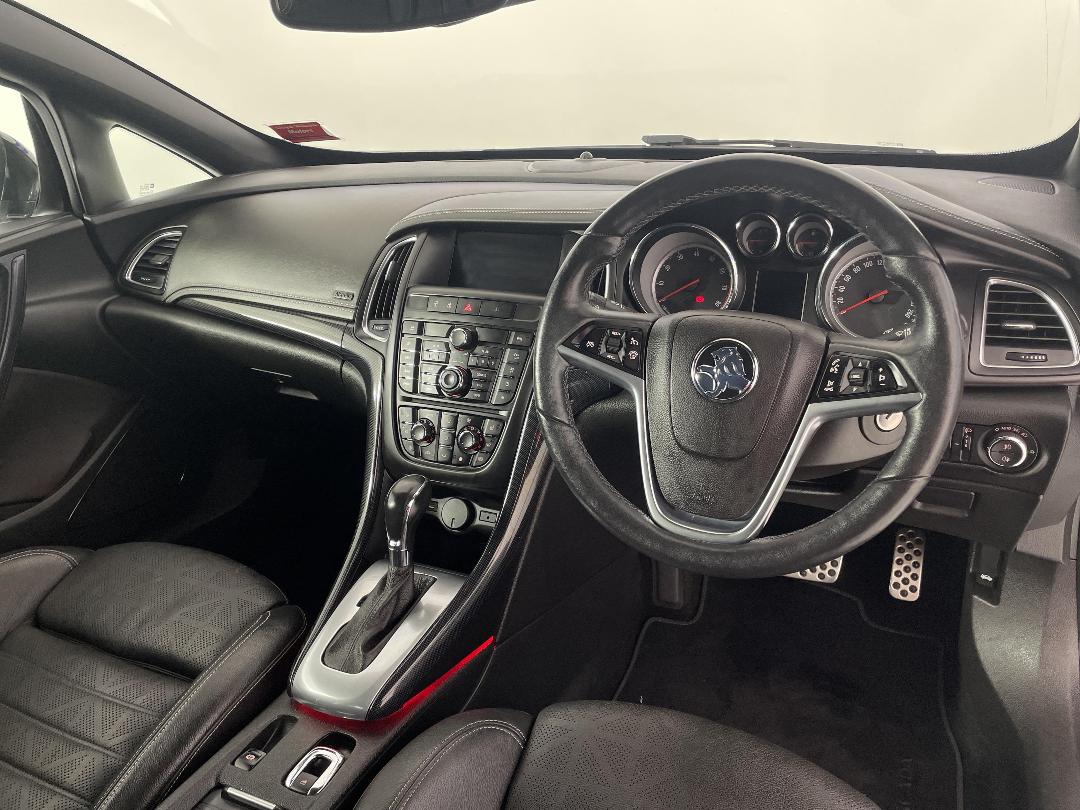 Photo '17' of Holden Cascada