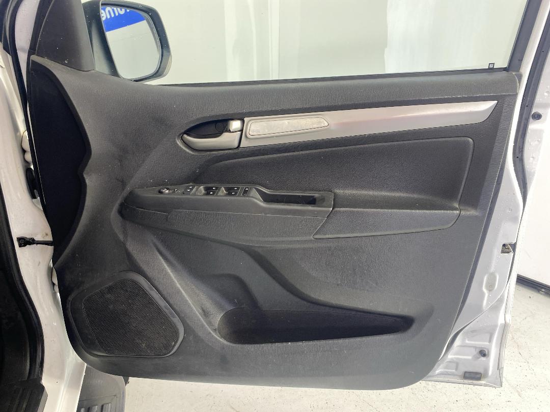 Photo '15' of Holden Colorado