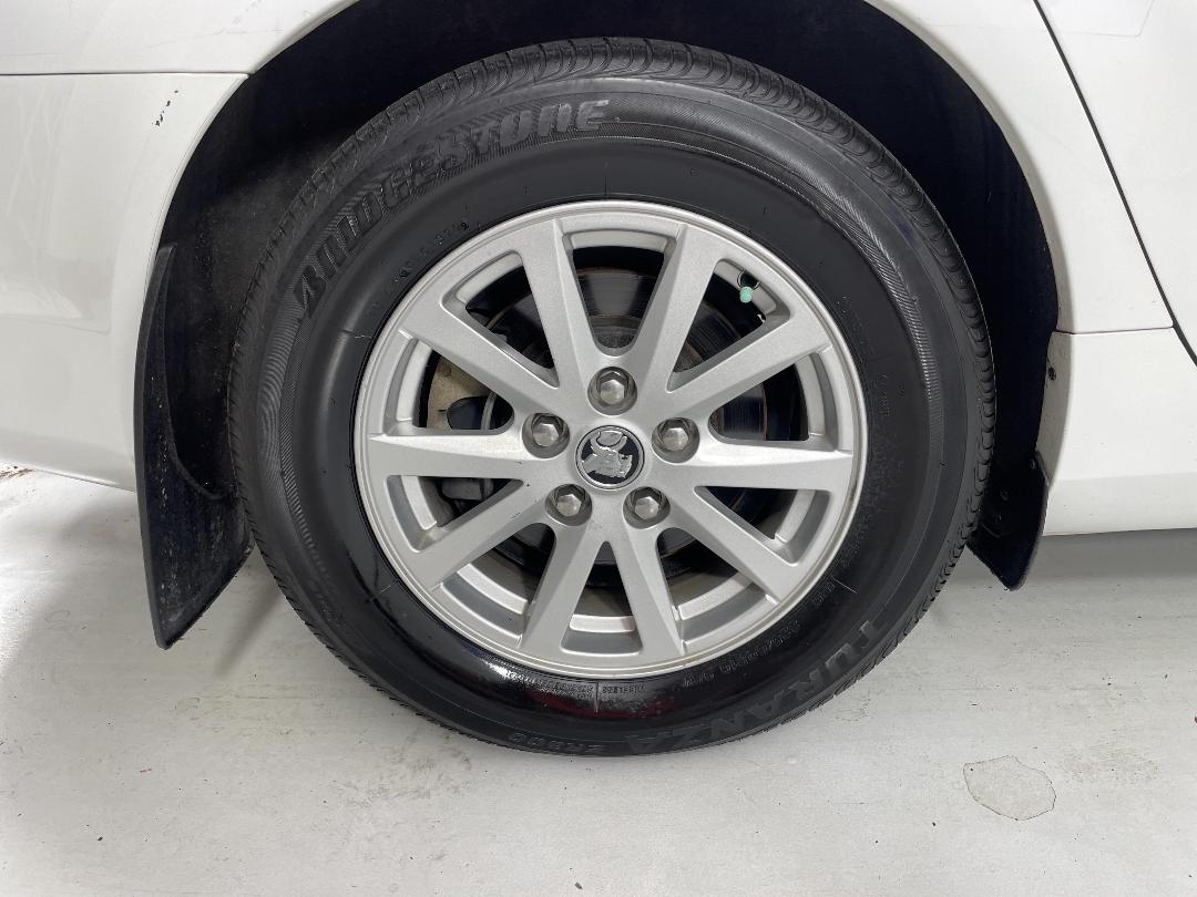 Photo '12' of Holden Commodore Photo '12' of Holden Commodore