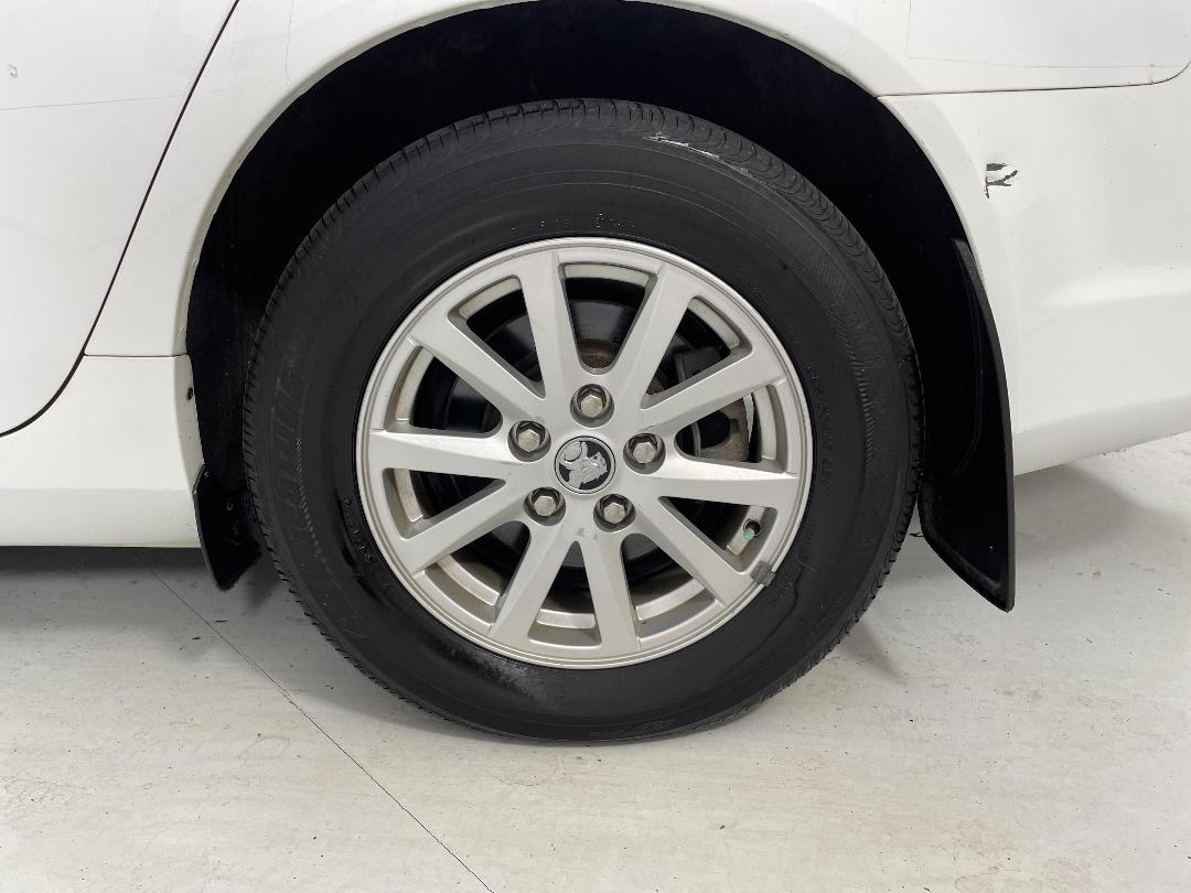 Photo '11' of Holden Commodore Photo '11' of Holden Commodore