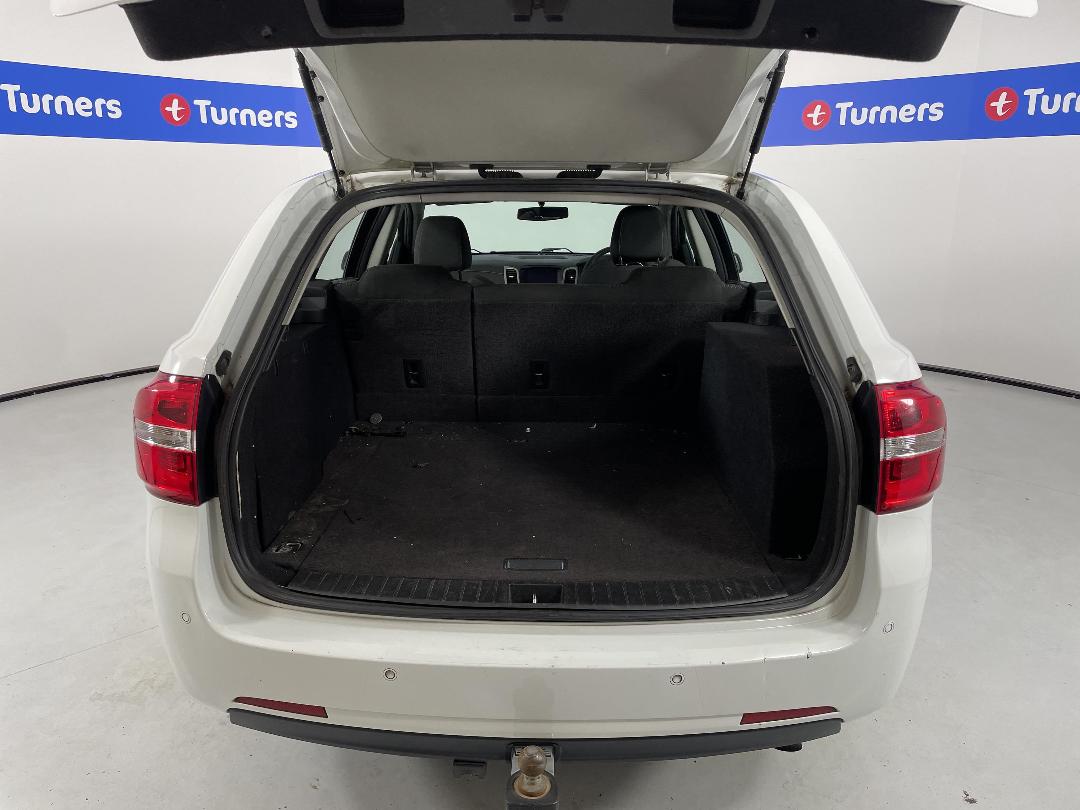 Photo '14' of Holden Commodore Photo '14' of Holden Commodore