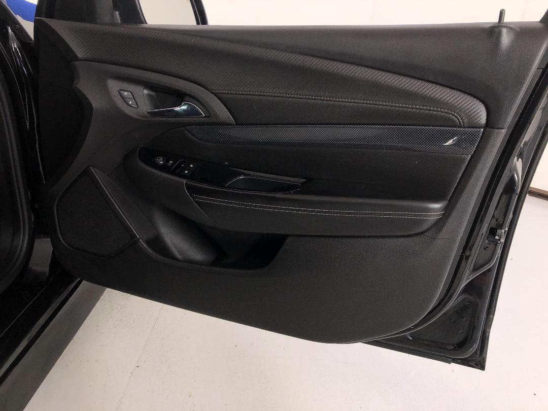 Photo '15' of Holden Commodore Photo '15' of Holden Commodore