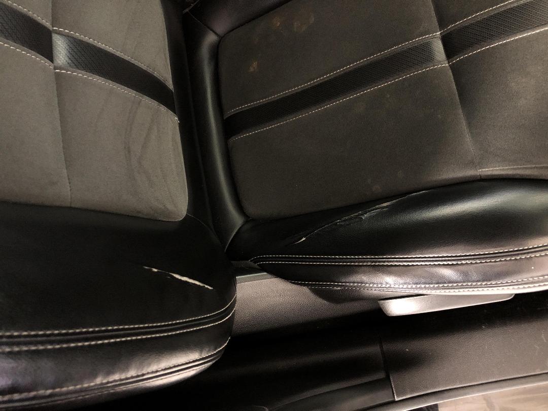 Photo '21' of Holden Commodore Photo '21' of Holden Commodore