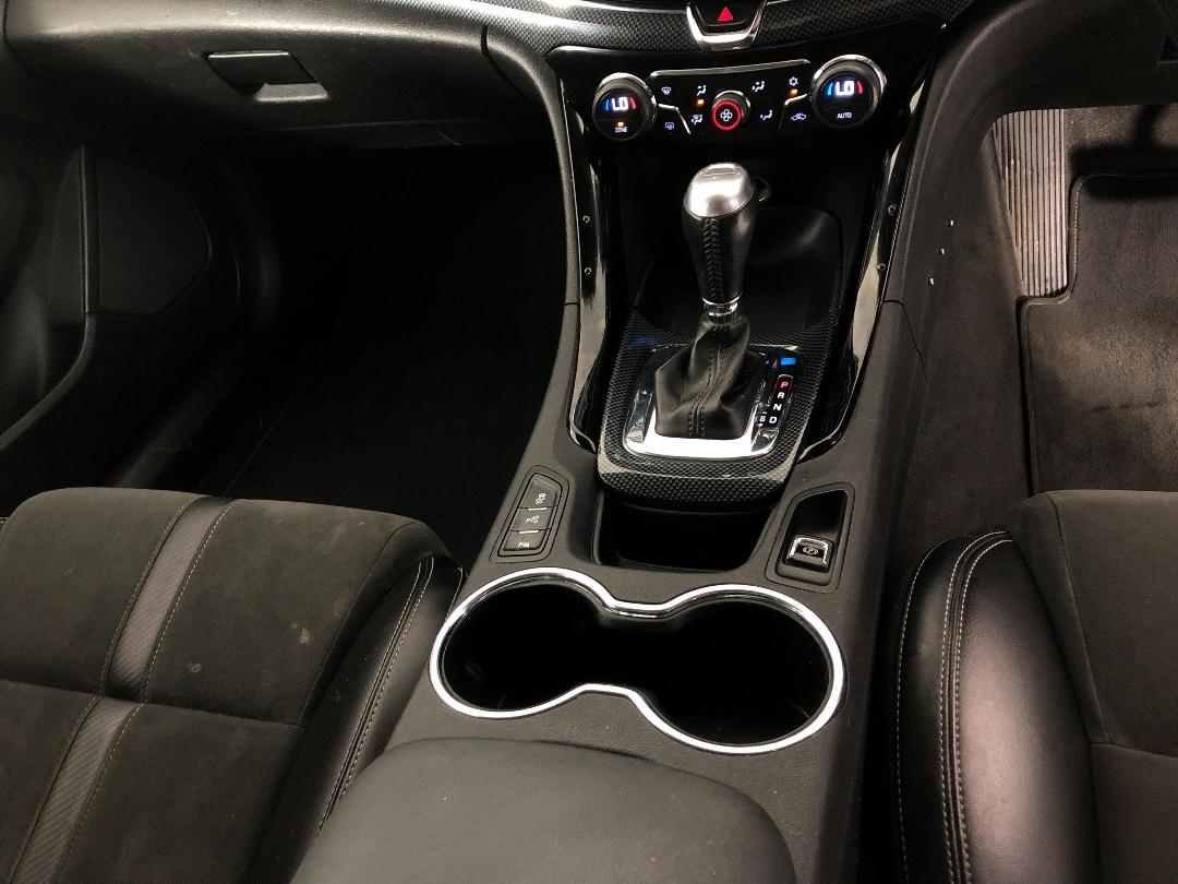 Photo '18' of Holden Commodore Photo '18' of Holden Commodore