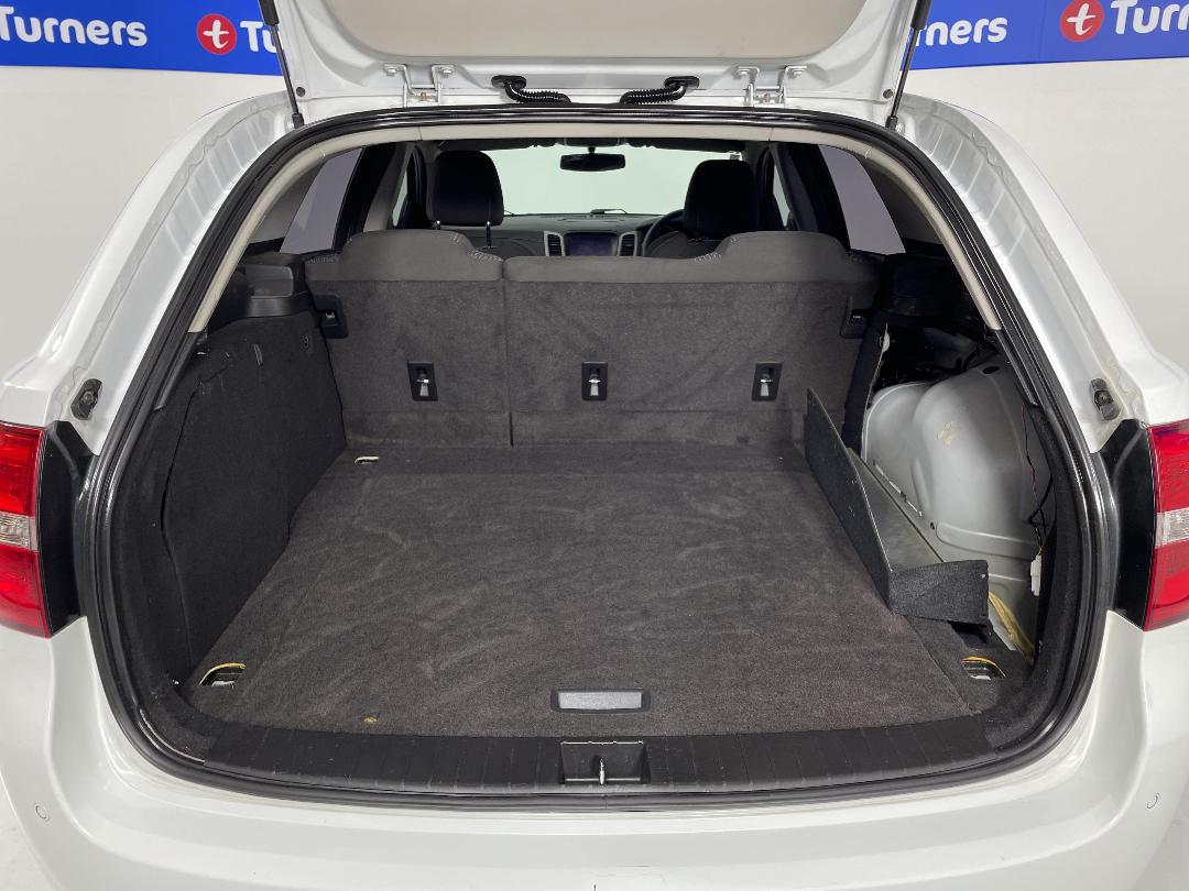 Photo '14' of Holden Commodore