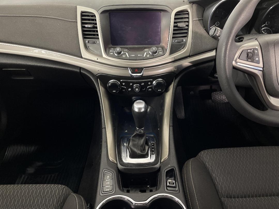 Photo '18' of Holden Commodore