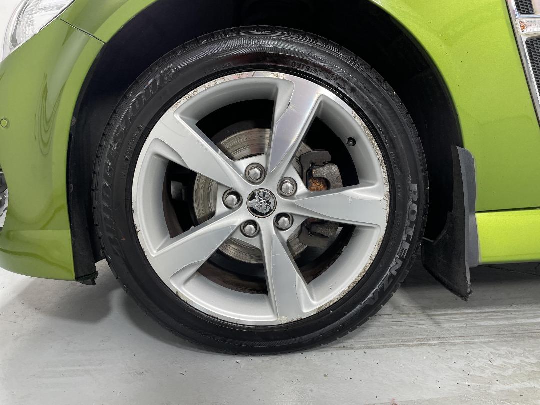 Photo '10' of Holden Commodore Photo '10' of Holden Commodore