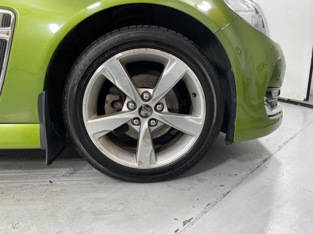 Photo '9' of Holden Commodore Photo '9' of Holden Commodore