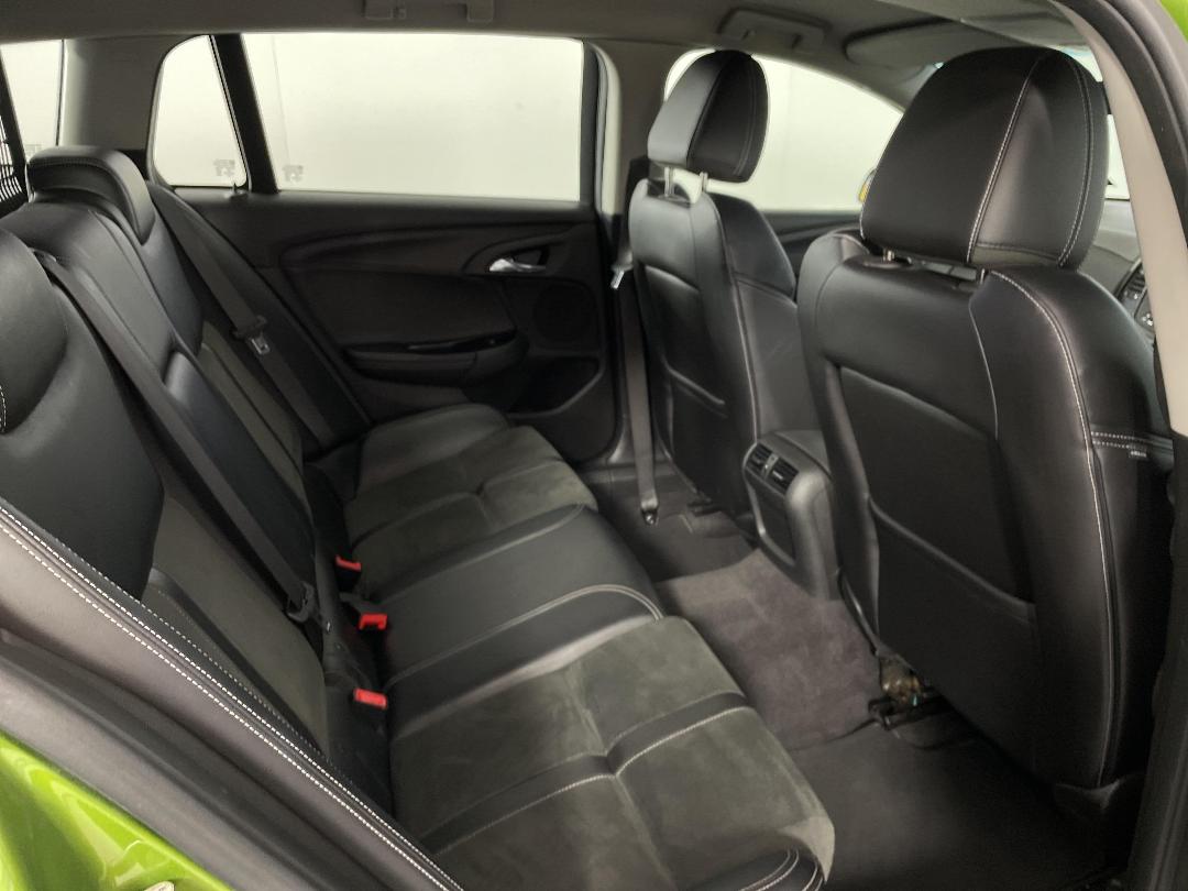 Photo '20' of Holden Commodore Photo '20' of Holden Commodore