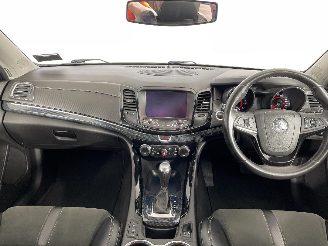 Photo '17' of Holden Commodore Photo '17' of Holden Commodore