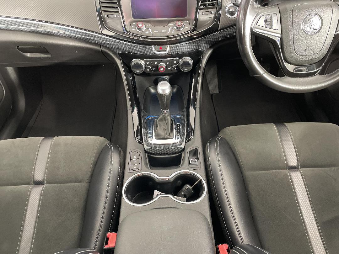 Photo '18' of Holden Commodore Photo '18' of Holden Commodore