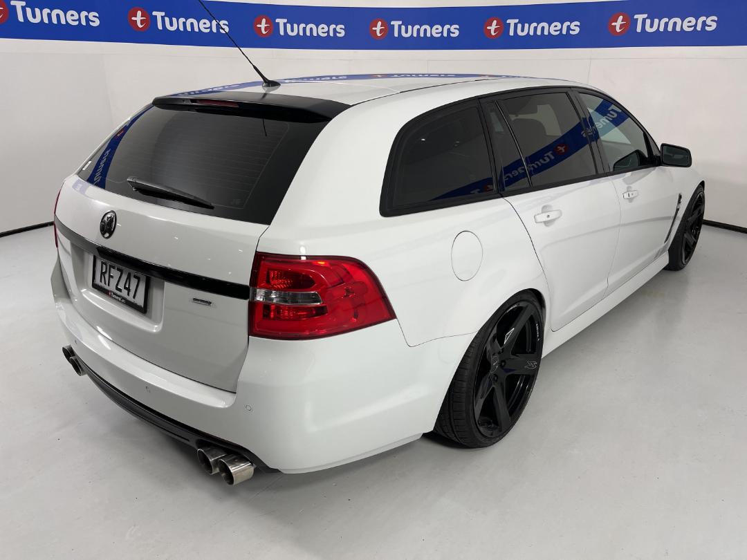 Photo '7' of Holden Commodore Photo '7' of Holden Commodore