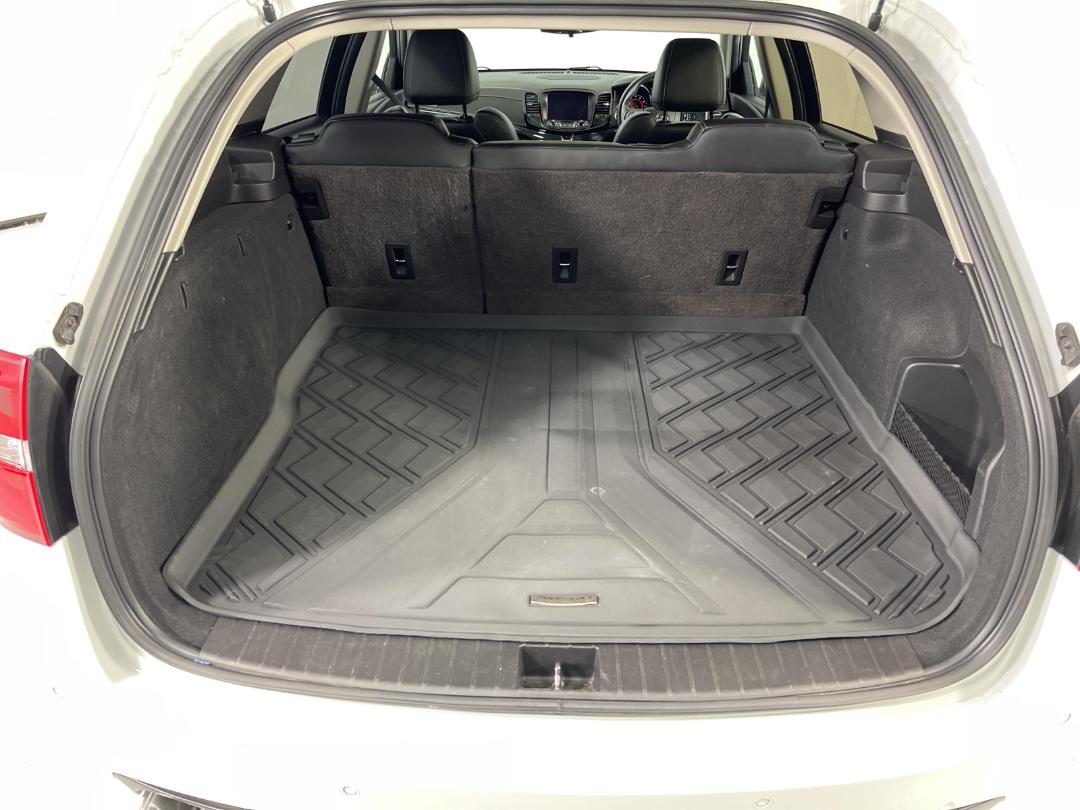 Photo '14' of Holden Commodore Photo '14' of Holden Commodore