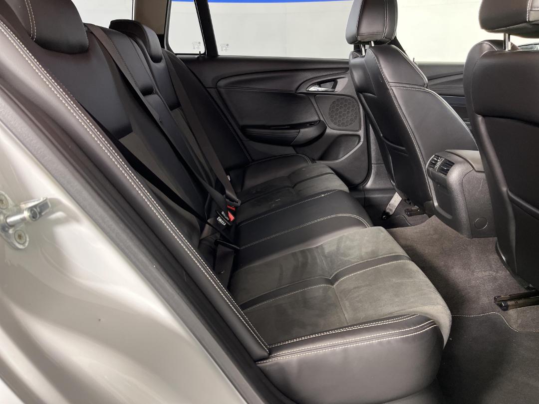 Photo '20' of Holden Commodore Photo '20' of Holden Commodore