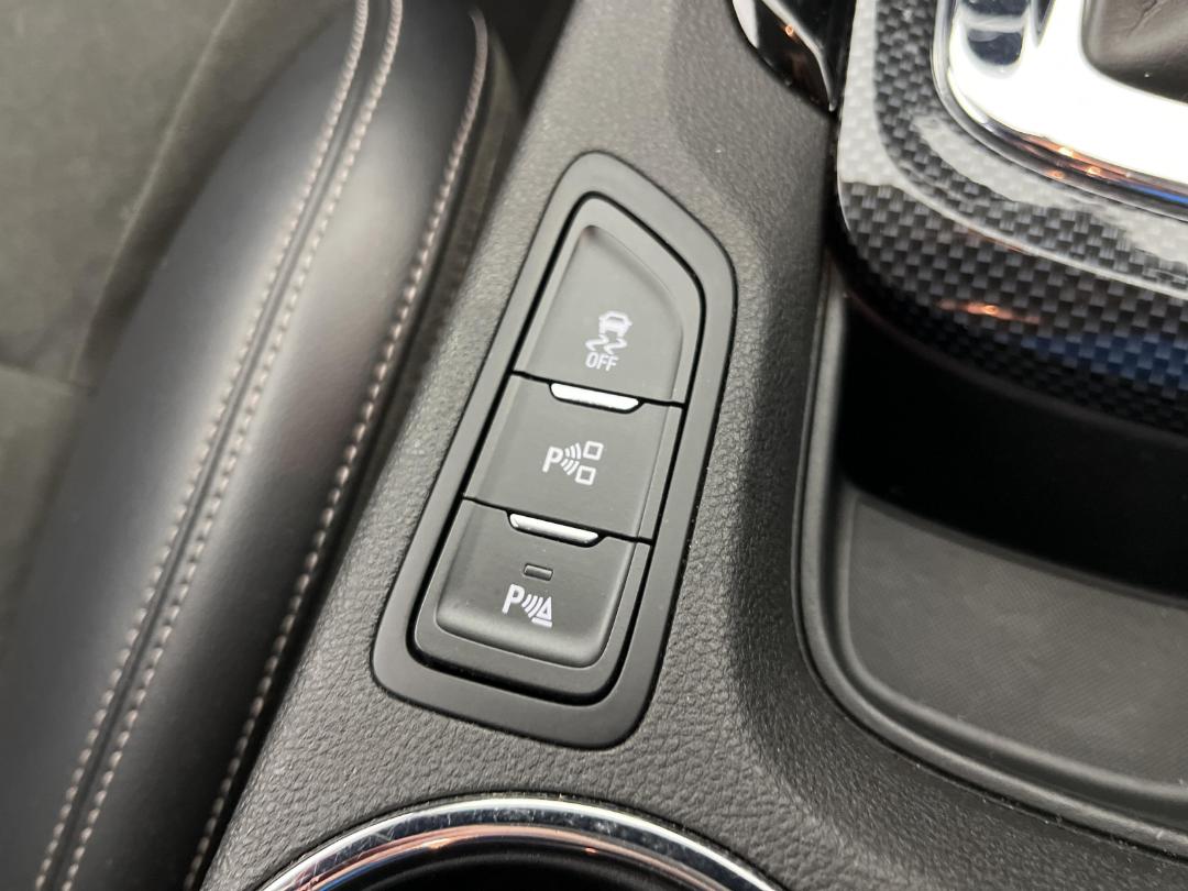 Photo '27' of Holden Commodore Photo '27' of Holden Commodore