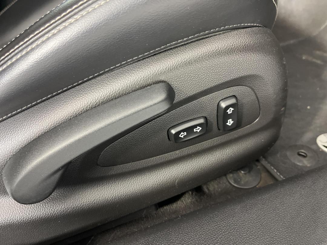 Photo '28' of Holden Commodore Photo '28' of Holden Commodore