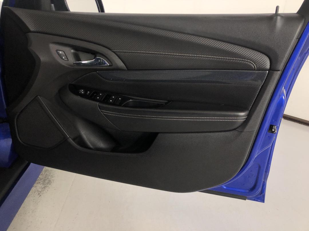 Photo '15' of Holden Commodore Photo '15' of Holden Commodore