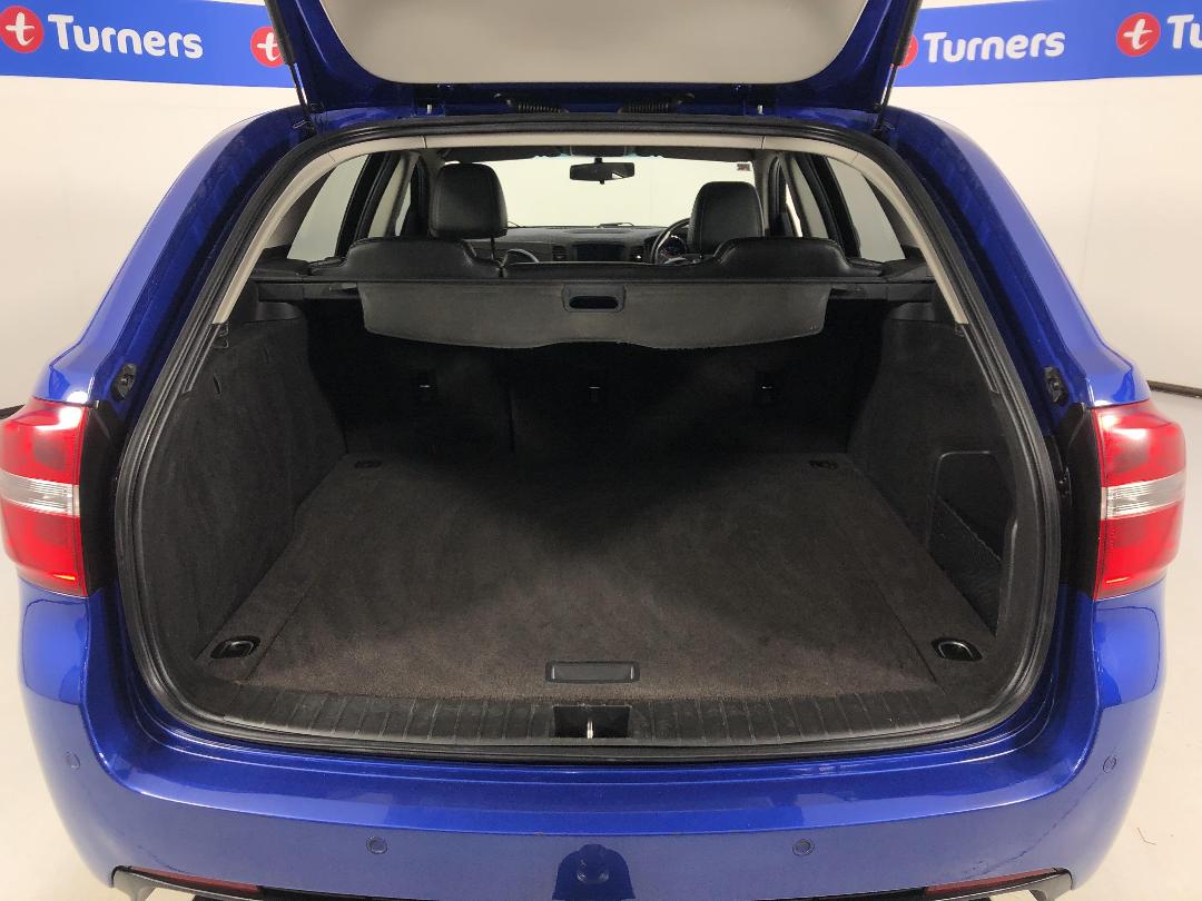 Photo '14' of Holden Commodore Photo '14' of Holden Commodore