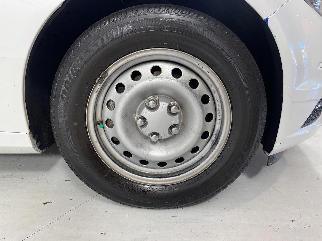 Photo '9' of Holden Commodore Photo '9' of Holden Commodore