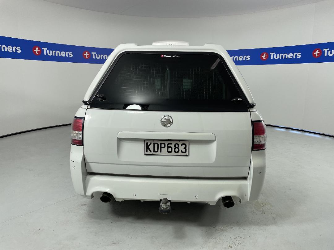 Photo '6' of Holden Commodore Photo '6' of Holden Commodore