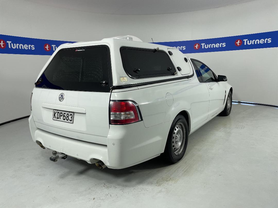 Photo '7' of Holden Commodore Photo '7' of Holden Commodore