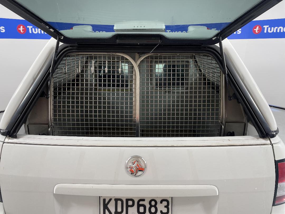 Photo '14' of Holden Commodore Photo '14' of Holden Commodore