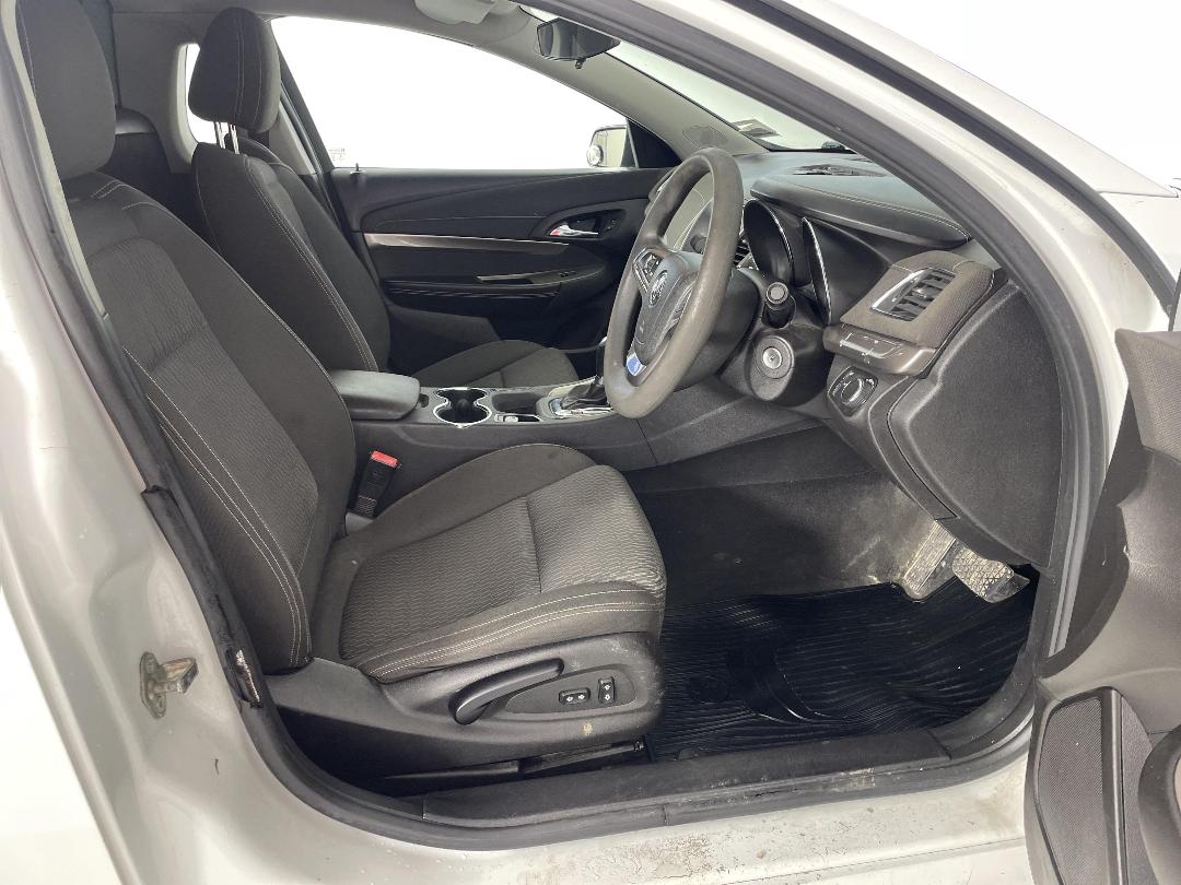 Photo '16' of Holden Commodore Photo '16' of Holden Commodore