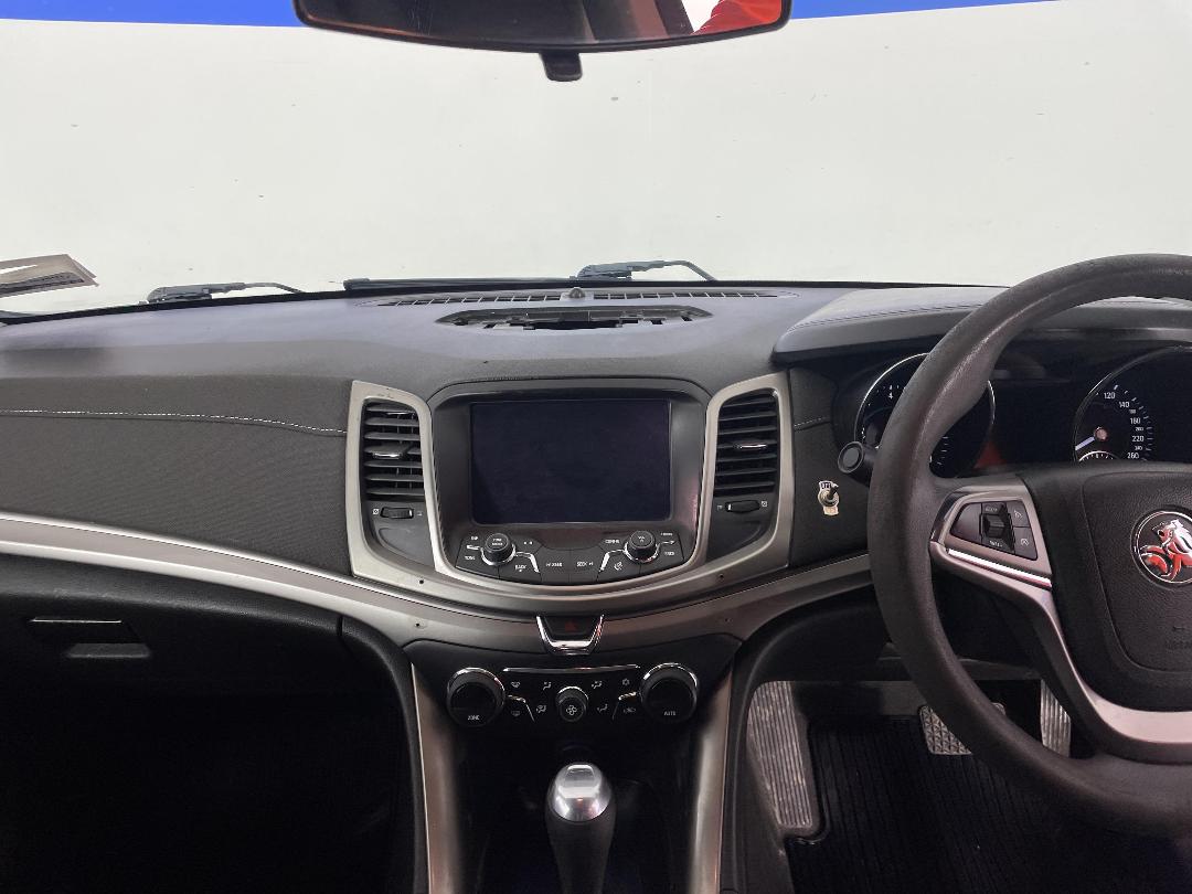 Photo '17' of Holden Commodore Photo '17' of Holden Commodore