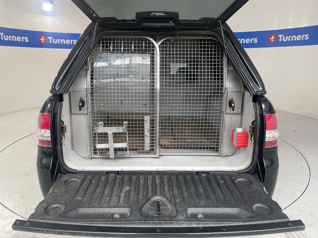 Photo '14' of Holden Commodore Photo '14' of Holden Commodore