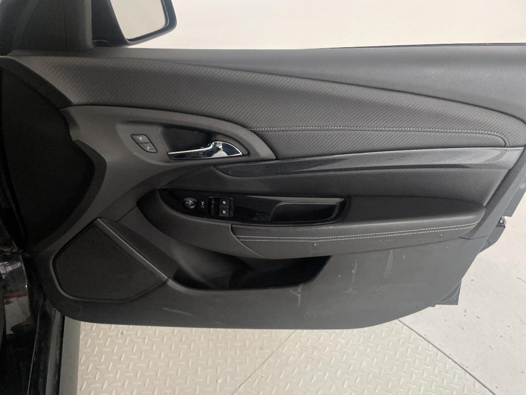 Photo '15' of Holden Commodore Photo '15' of Holden Commodore