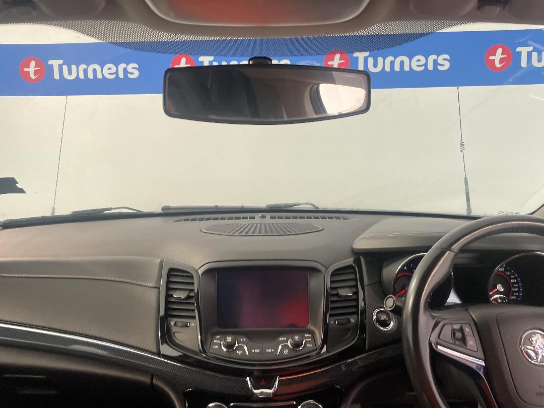 Photo '17' of Holden Commodore Photo '17' of Holden Commodore