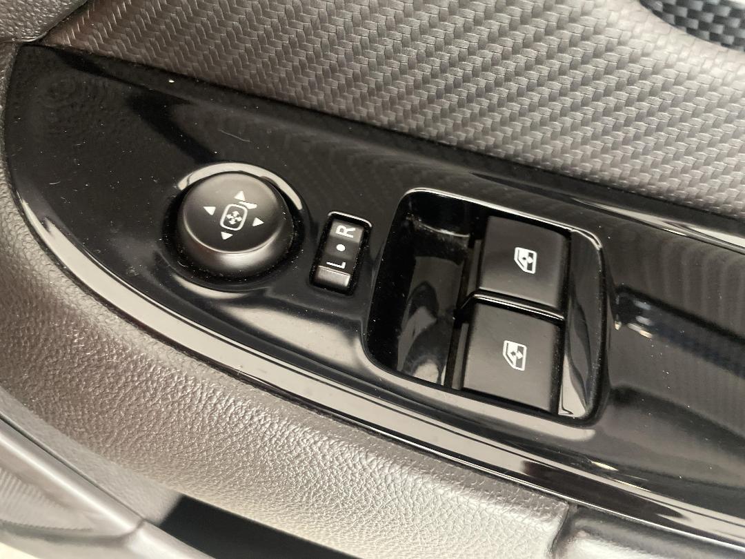 Photo '21' of Holden Commodore Photo '21' of Holden Commodore