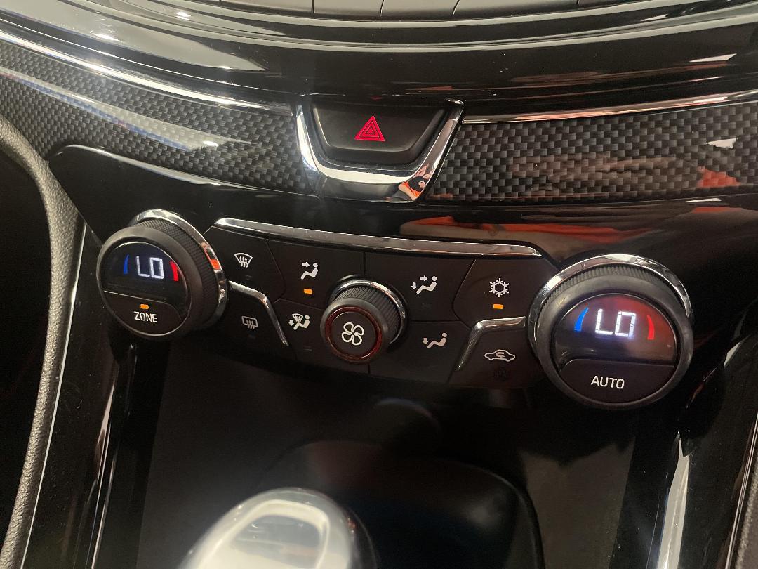 Photo '28' of Holden Commodore Photo '28' of Holden Commodore