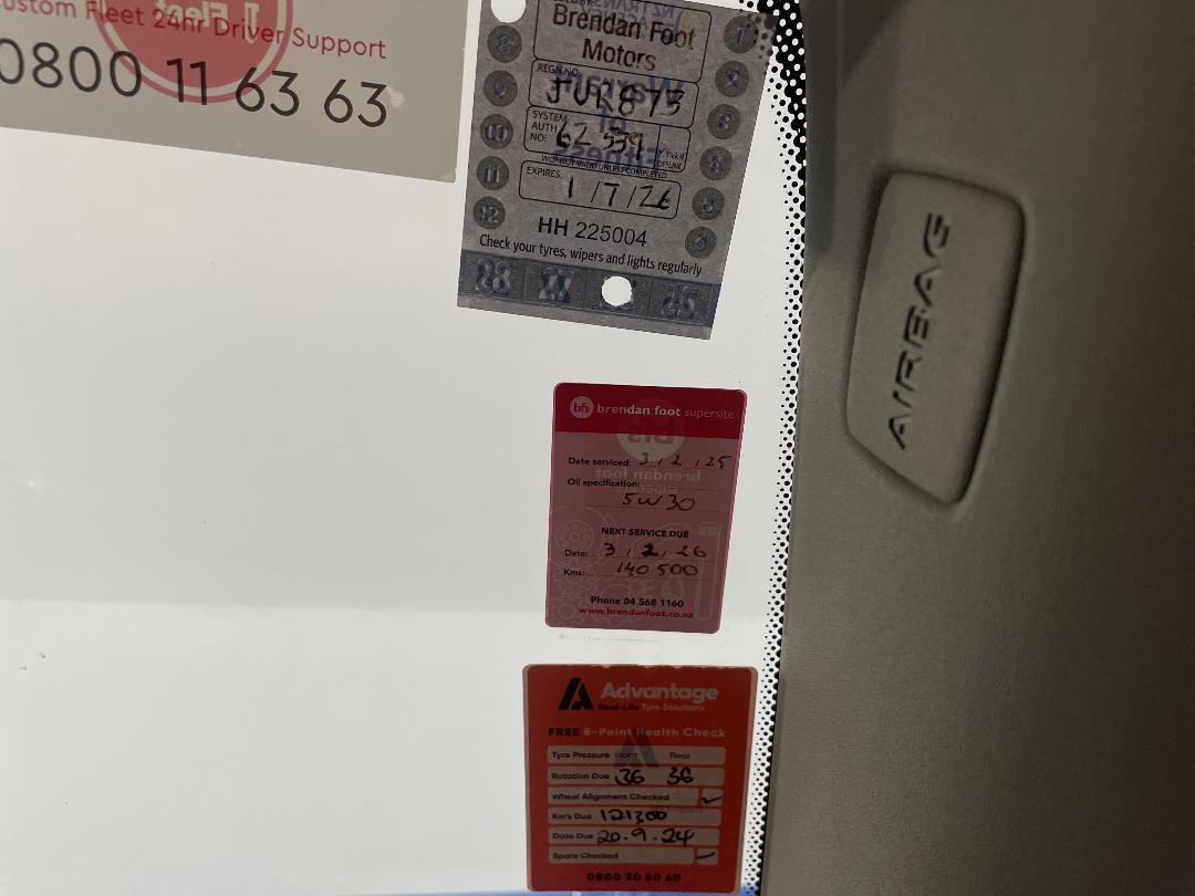 Photo '31' of Holden Commodore Photo '31' of Holden Commodore