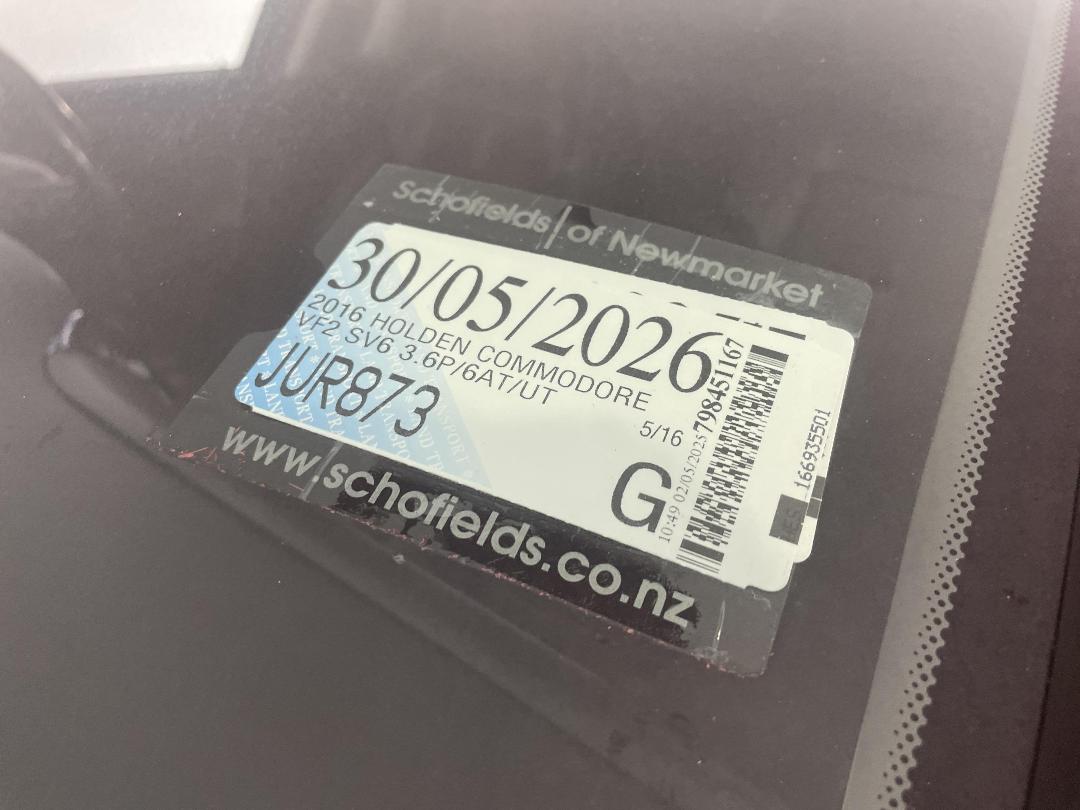 Photo '32' of Holden Commodore Photo '32' of Holden Commodore