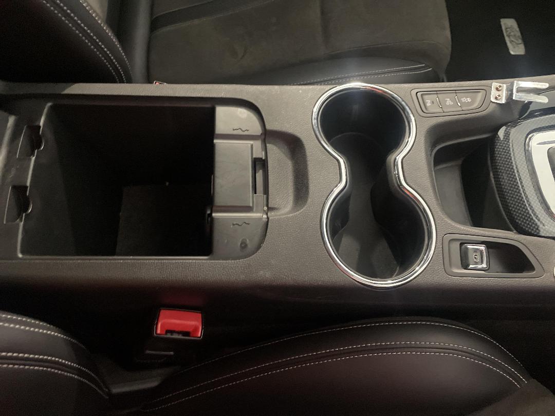 Photo '30' of Holden Commodore Photo '30' of Holden Commodore