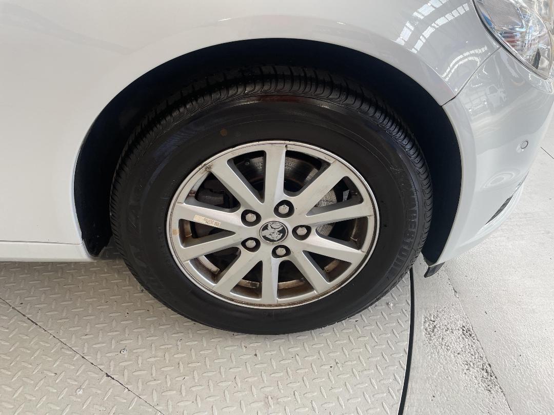 Photo '9' of Holden Commodore Photo '9' of Holden Commodore