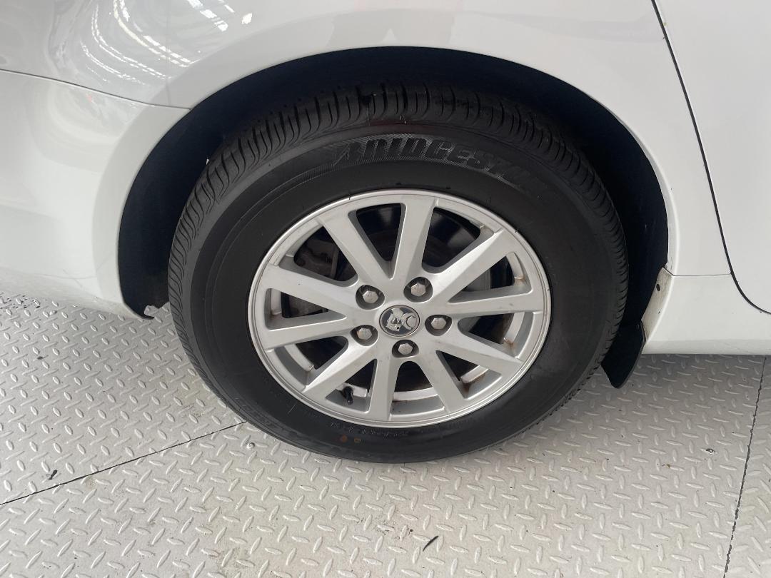 Photo '12' of Holden Commodore Photo '12' of Holden Commodore