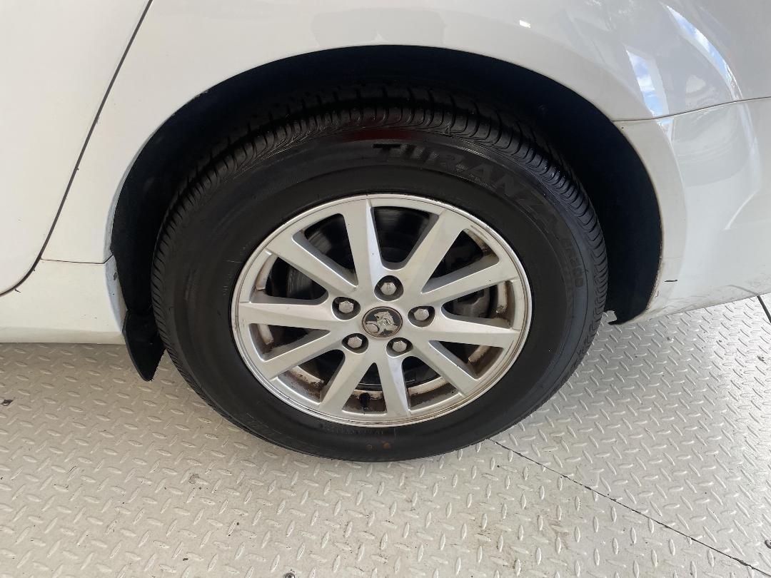 Photo '11' of Holden Commodore Photo '11' of Holden Commodore