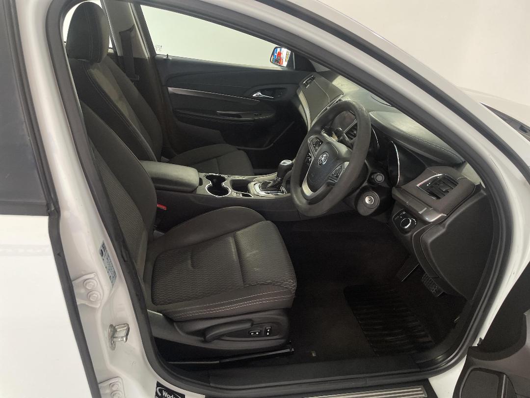 Photo '16' of Holden Commodore Photo '16' of Holden Commodore