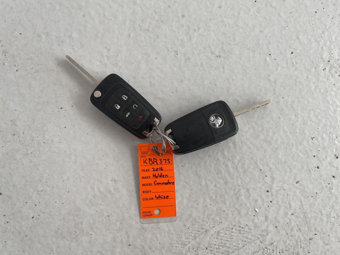 Photo '22' of Holden Commodore Photo '22' of Holden Commodore