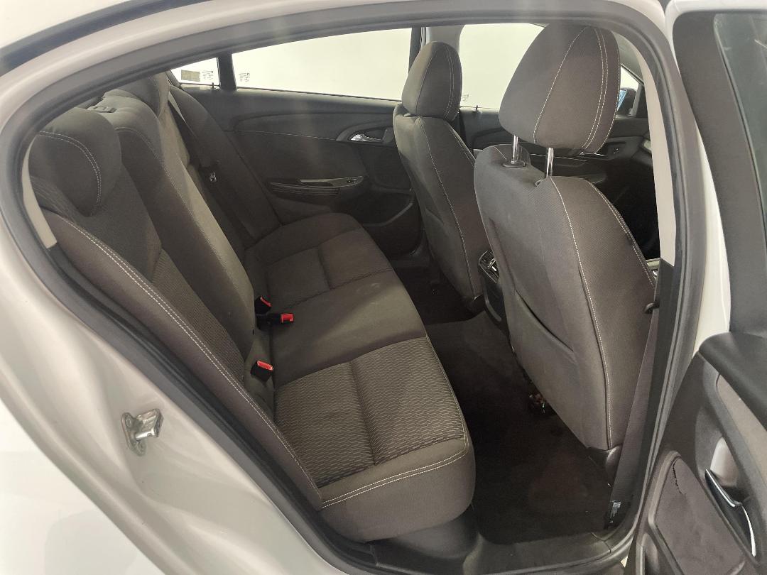 Photo '20' of Holden Commodore Photo '20' of Holden Commodore