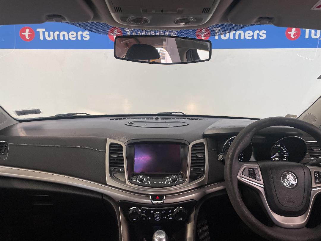 Photo '17' of Holden Commodore Photo '17' of Holden Commodore