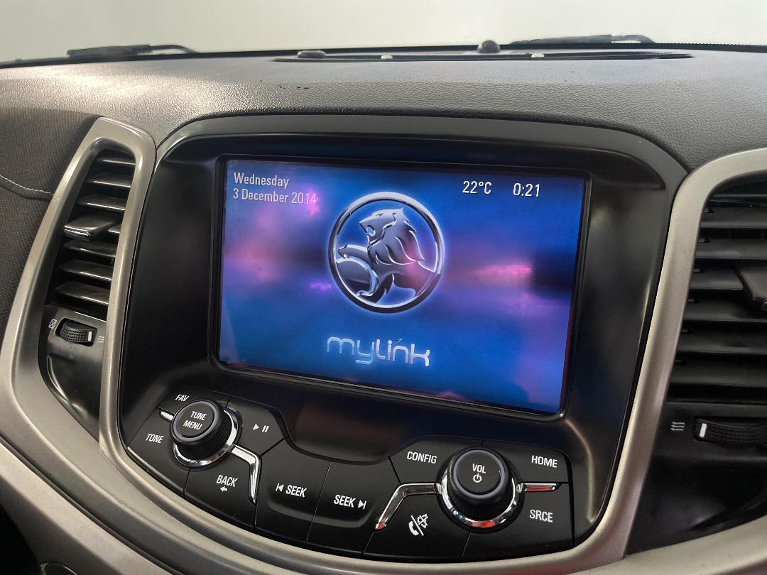 Photo '28' of Holden Commodore Photo '28' of Holden Commodore