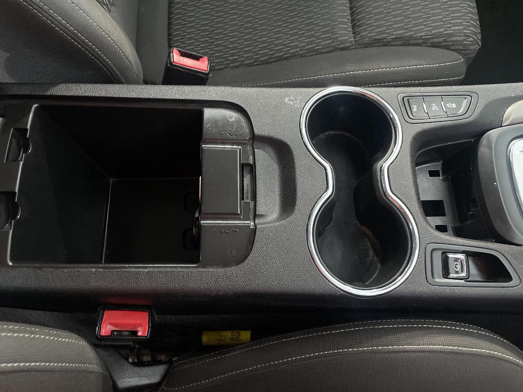 Photo '32' of Holden Commodore Photo '32' of Holden Commodore