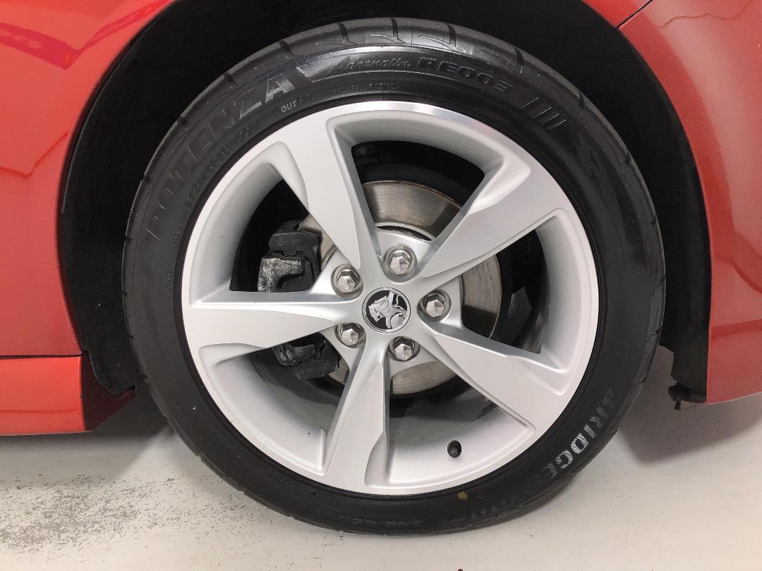 Photo '9' of Holden Commodore Photo '9' of Holden Commodore