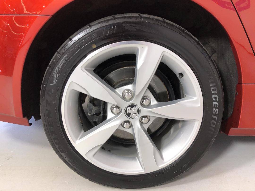 Photo '12' of Holden Commodore Photo '12' of Holden Commodore